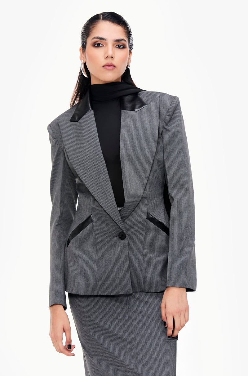 Single-Breasted Contoured Suit